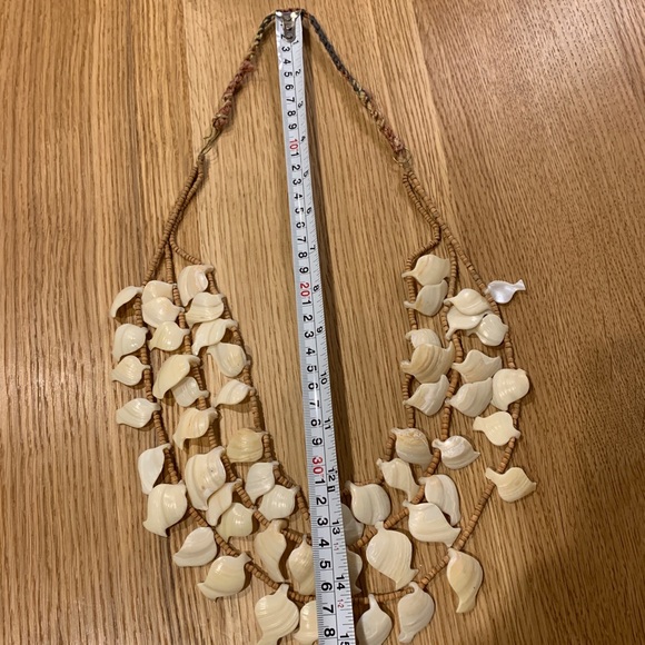 Handcrafted | Triple Strand Shell Necklace. - Picture 6 of 11